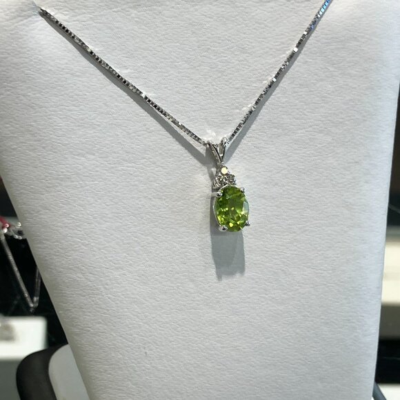 Peridot And Diamond White Gold Necklace - Picture 2 of 5